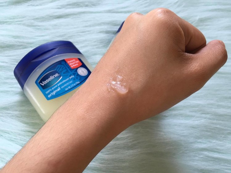 Vaseline-Petroleum-jelly- पेट्रोलियम जेली to treat diaper rash